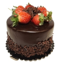 4 ile 6 kişilik çikolatalı yaş pasta pasta